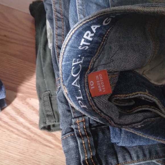 Clothing - Picture 12 of 16